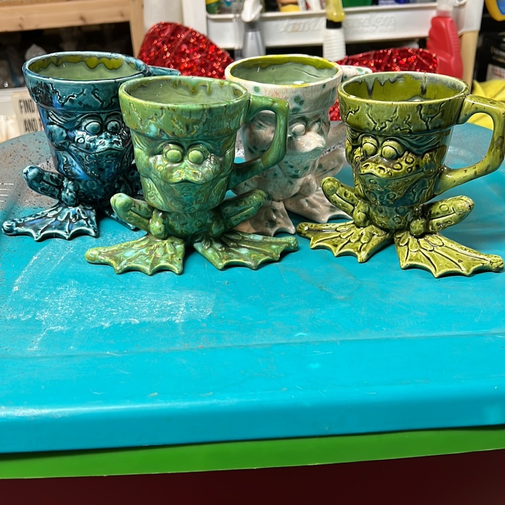 Set of 4 Ultra Rare Vintage Ceramic Toad Frog Mugs Coffee Cups - Picture 8 of 11